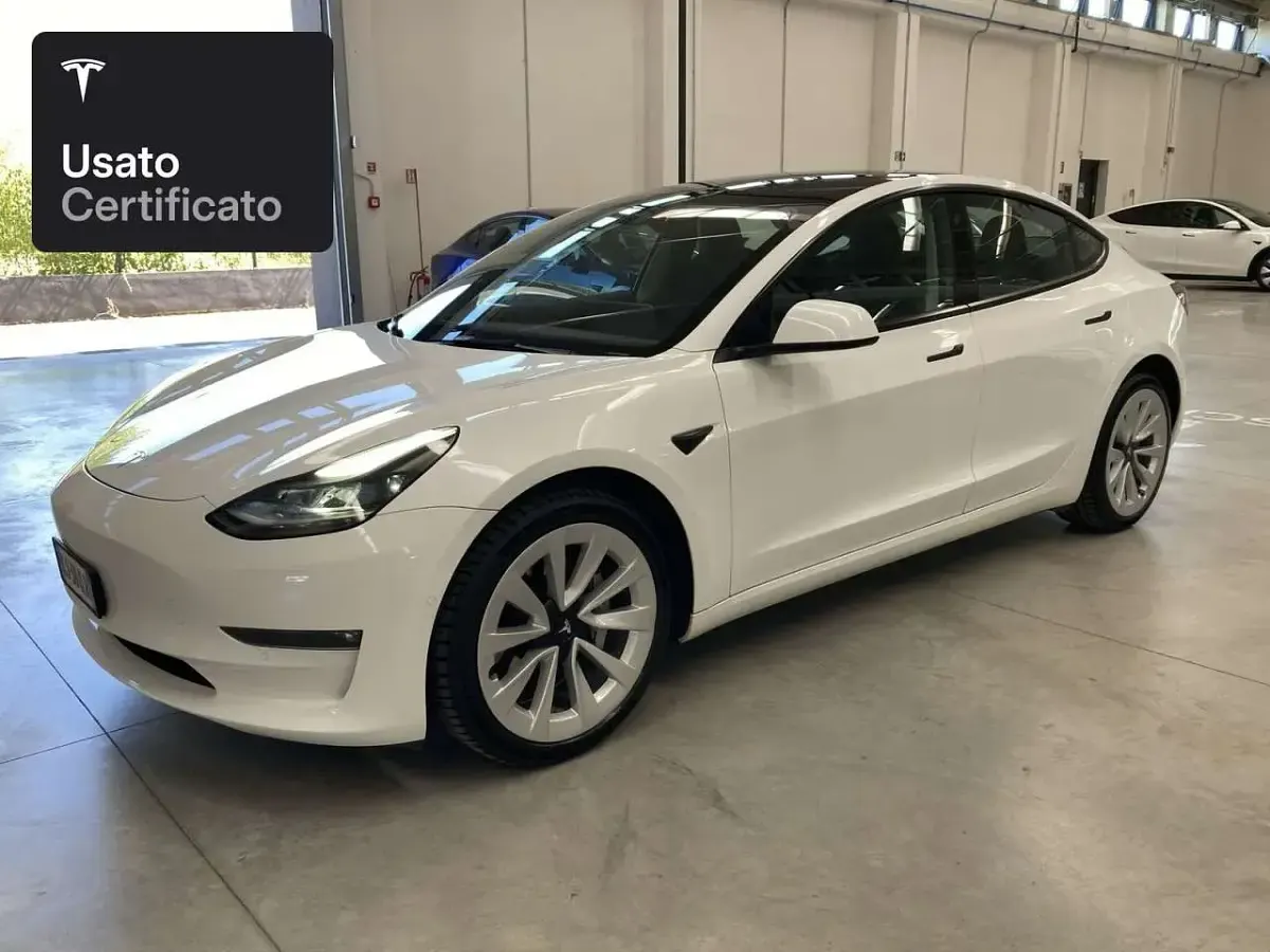 Usata Tesla Model 3 Long Range AWD 324 kW (441 CV) 2022 Pearl white multicoat Berlina