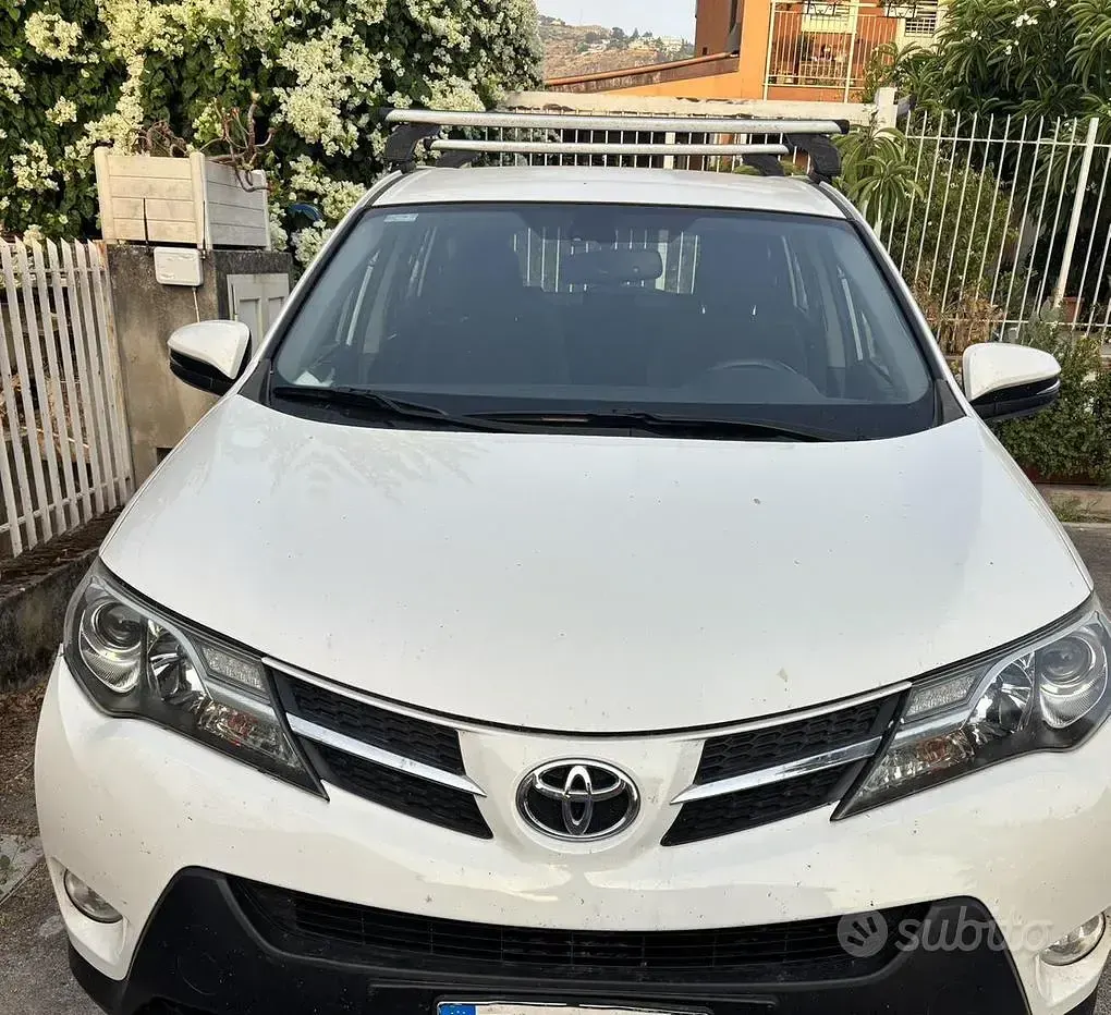 Usata Toyota RAV4 2015 Bianco SUV