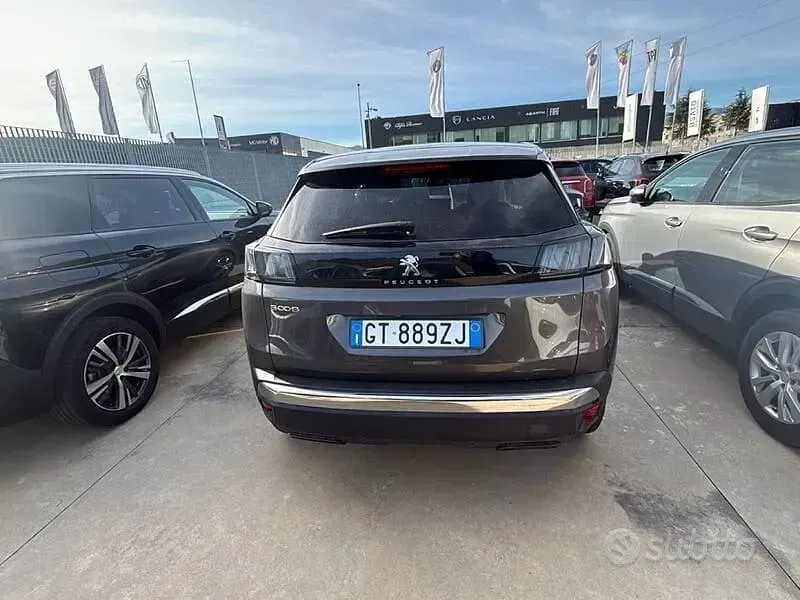 Usata Peugeot 3008 Allure 130 CV (95 kW) 2024 Grigio SUV