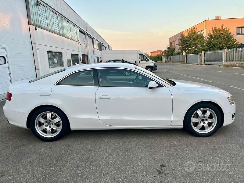 Begagnad Audi A5 190 HK (139 kW) 2011 Vit Sportkupé