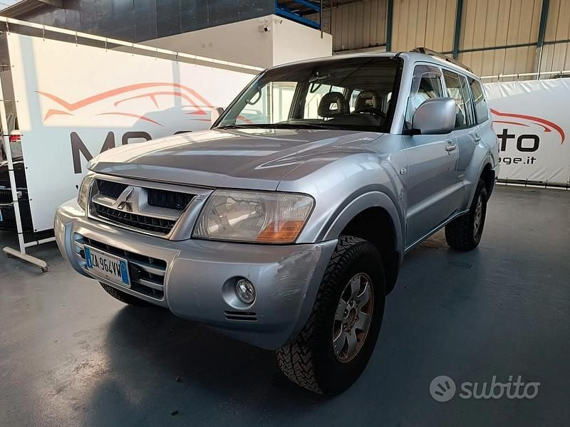 Usata Mitsubishi Pajero Instyle 160 CV (117 kW) 2005 Grigio SUV