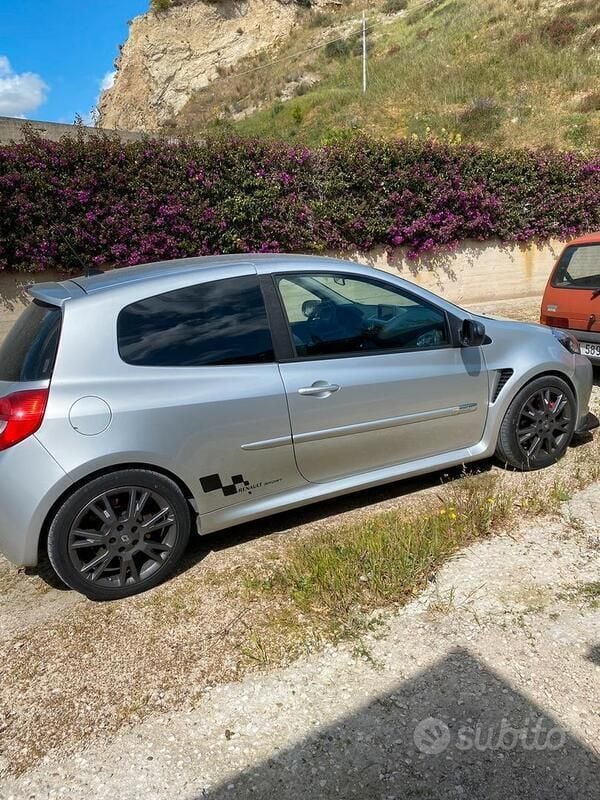 Usata Renault Clio R.S. R.S. 203 CV (149 kW) 2010 Grigio Utilitaria