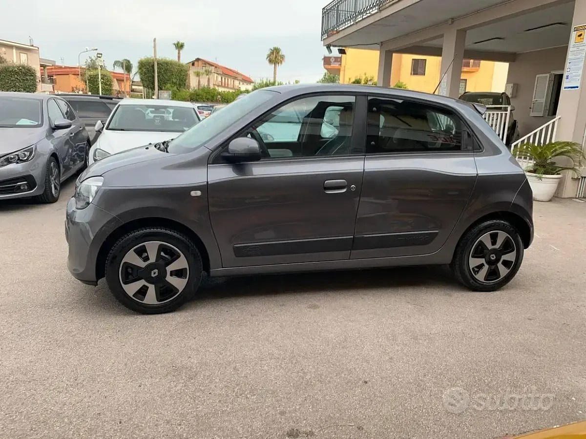 Usata Renault Twingo SE 69 CV (50 kW) 2017 Grigio Utilitaria