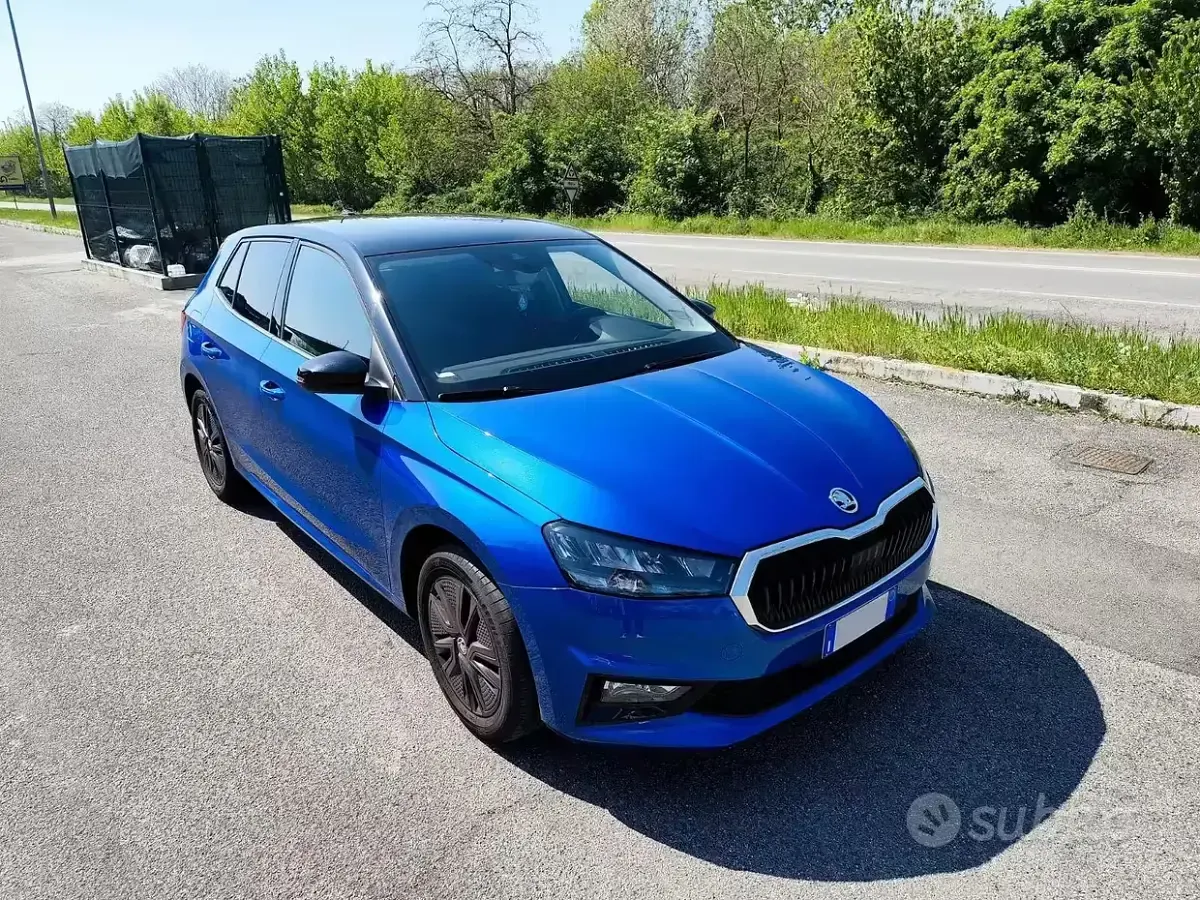 Usata Skoda Fabia 116 CV (85 kW) 2024 Blu Utilitaria
