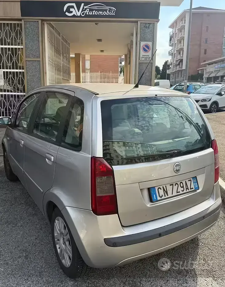 Usata Fiat Idea Dynamic 95 CV (69 kW) 2004 Grigio Monovolume