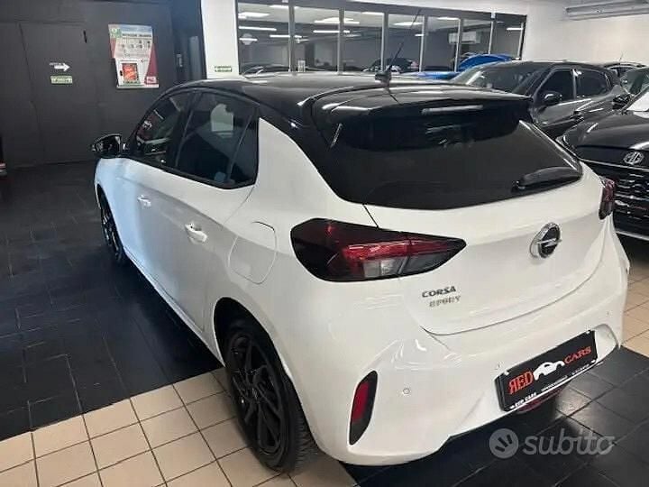 Usata Opel Corsa GS Line 100 CV (73 kW) 2021 Bianco Utilitaria