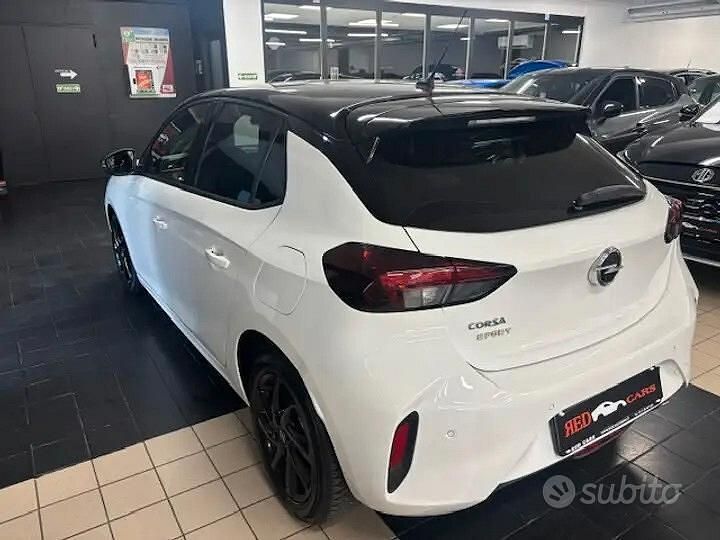Usata Opel Corsa GS Line 101 CV (74 kW) 2021 Bianco Utilitaria