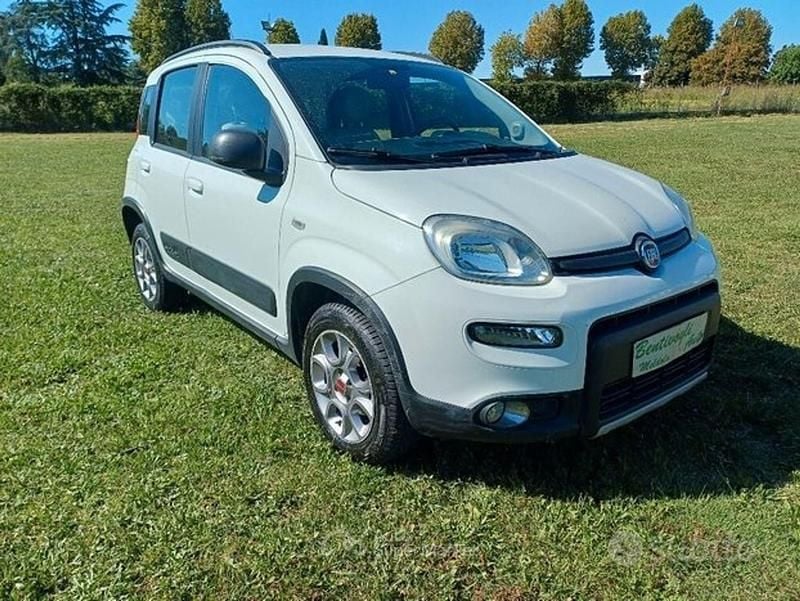 Usata Fiat Panda 4x4 86 CV (63 kW) 2015 Bianco Utilitaria