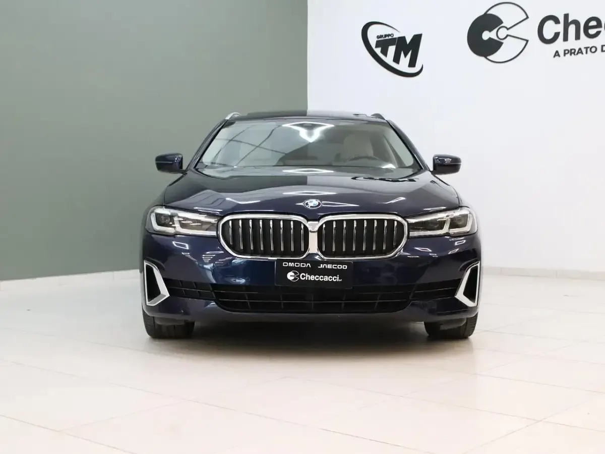 Usata BMW 530 Luxury Line 249 CV (183 kW) 2022 Blu Station wagon