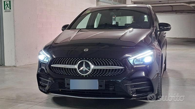Usata Mercedes B200 Premium 150 CV (110 kW) 2022 Nero Utilitaria