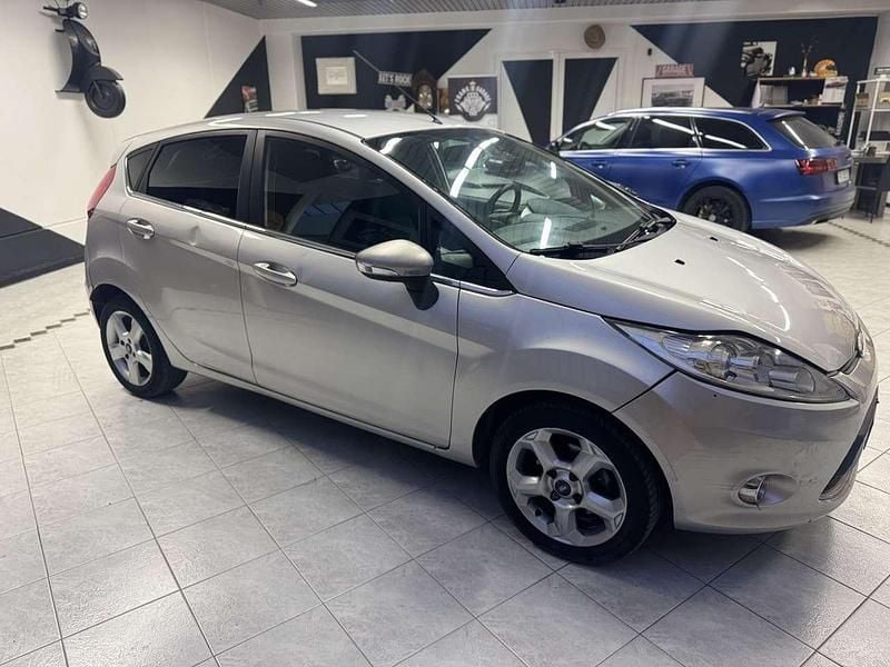 Usata Ford Fiesta Titanium 95 CV (69 kW) 2010 Other Utilitaria