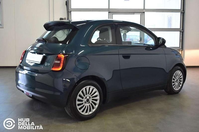 Usata Fiat 500e 86 kW (118 CV) 2023 Blu Berlina