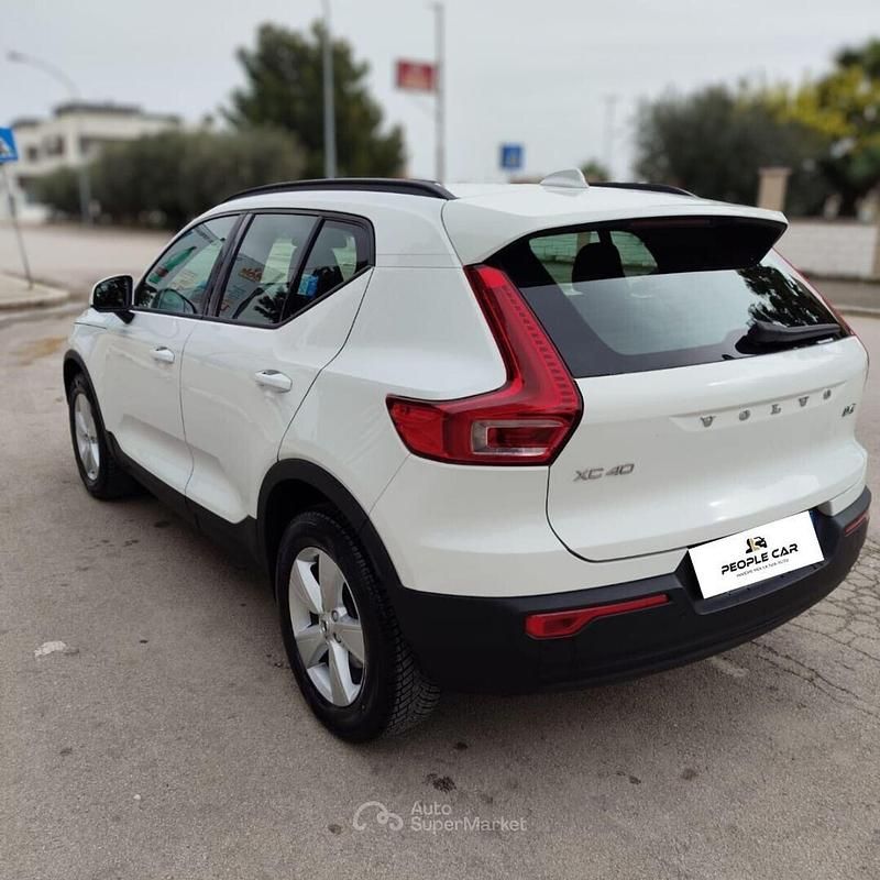 Usata Volvo XC40 Momentum 190 CV (139 kW) 2018 Bianco SUV