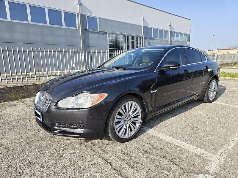 Usata Jaguar XF Premium Luxury 241 CV (177 kW) 2011 Berlina