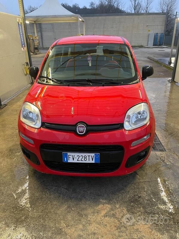 Rosso Usata 2019 Fiat Panda Due volumi | 9000 € (Buon prezzo) - Immagine 1/4