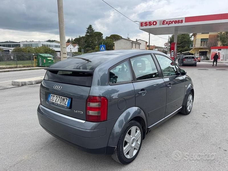 Usata Audi A2 74 CV (54 kW) 2003 Grigio Utilitaria
