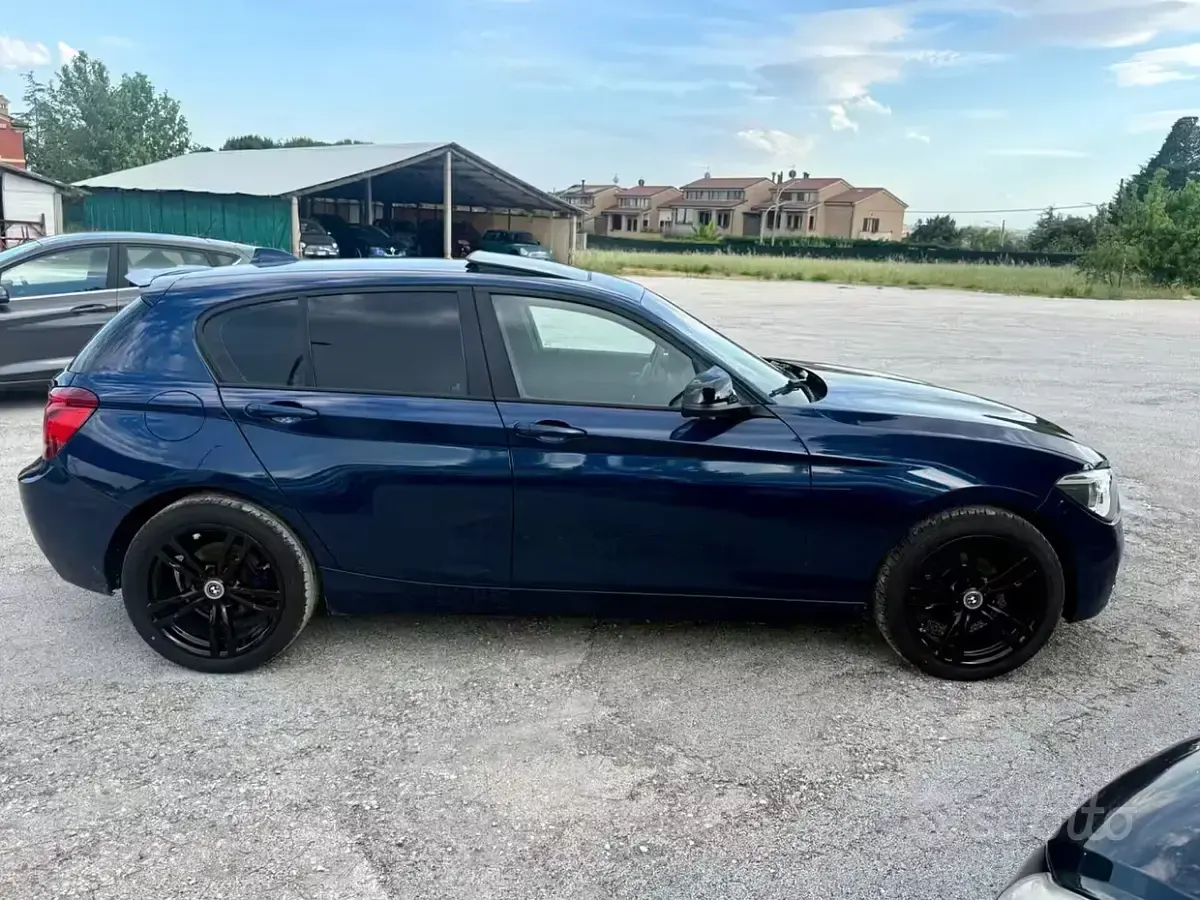 Usata BMW 118 Comfort Edition 143 CV (105 kW) 2015 Blu Utilitaria