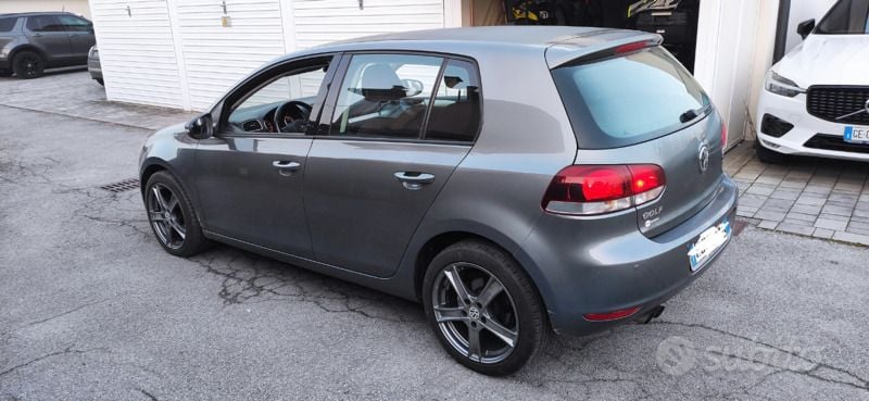 Usata VW Golf VI 122 CV (89 kW) 2011 Grigio Utilitaria