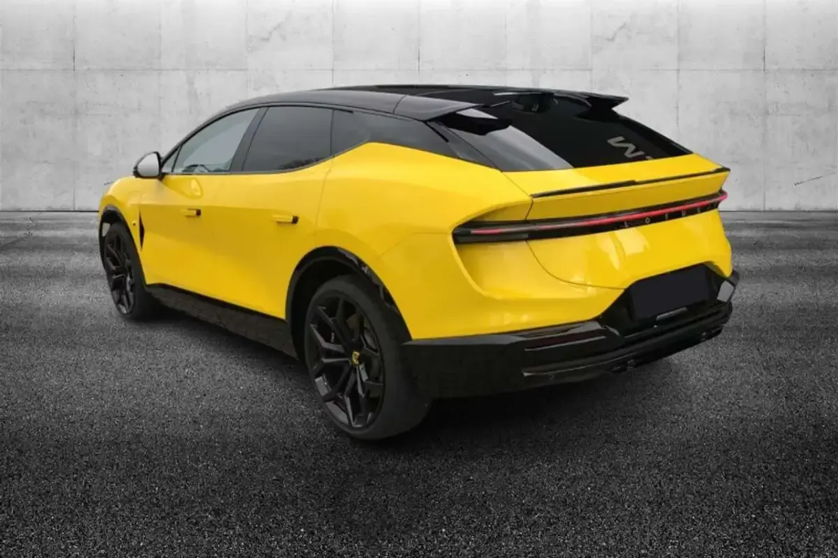 Usata Lotus Eletre 139 kW (190 CV) 2023 Giallo SUV