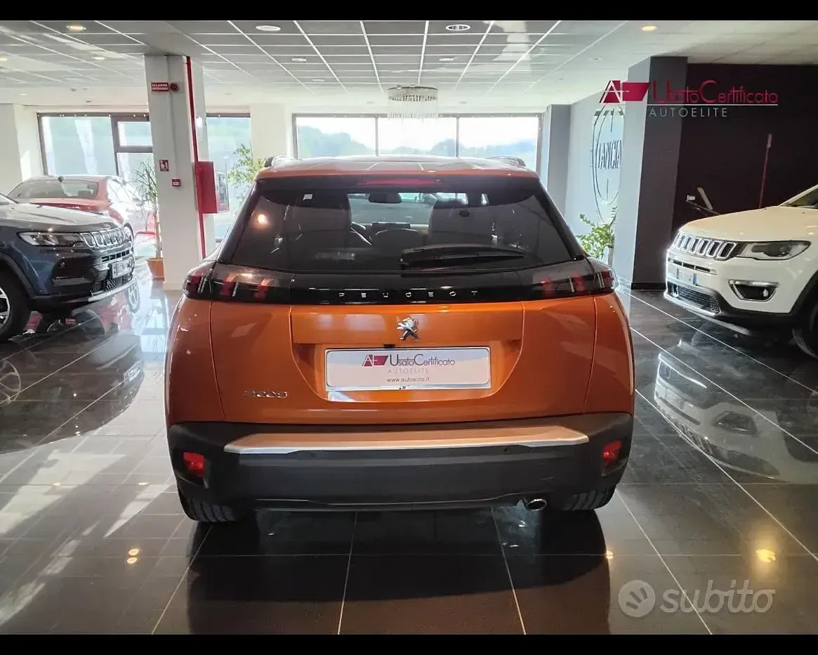 Usata Peugeot 2008 Allure 131 CV (96 kW) 2022 Giallo SUV