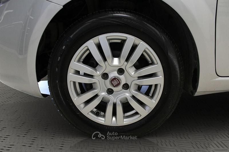 Usata Fiat Punto Street 69 CV (50 kW) 2017 Argento Utilitaria