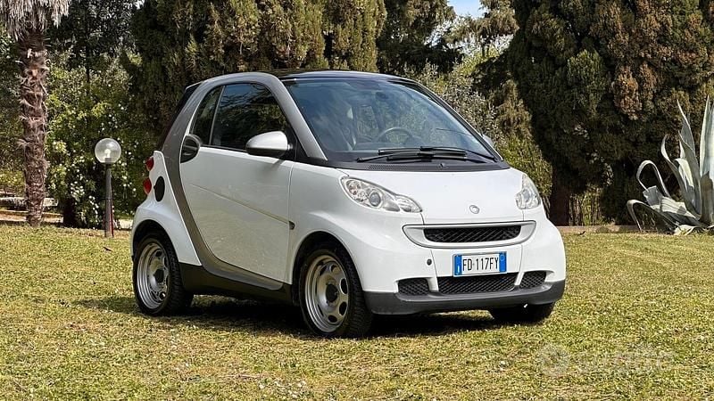 Usata Smart ForTwo Coupé Pure 61 CV (44 kW) 2011 Bianco Coupé