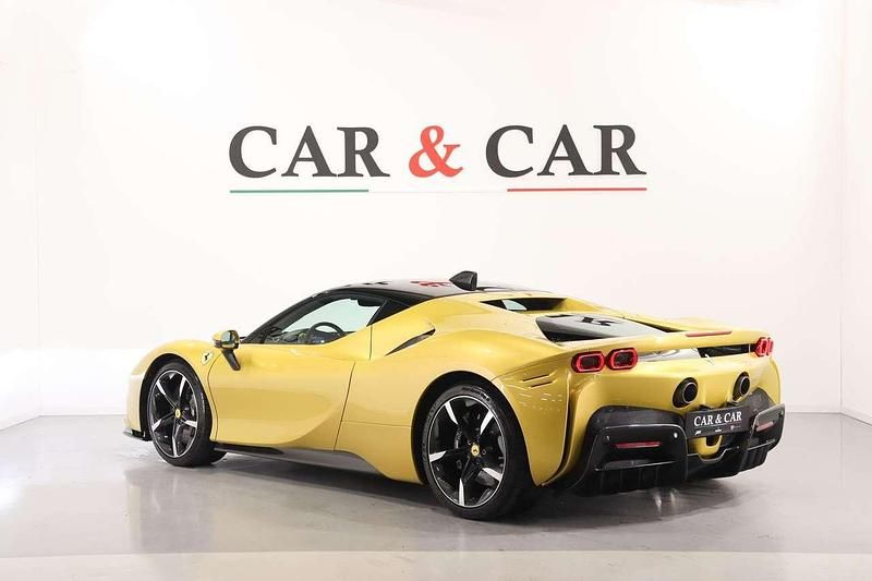Usata Ferrari SF90 999 CV (734 kW) 2021 Giallo Coupé