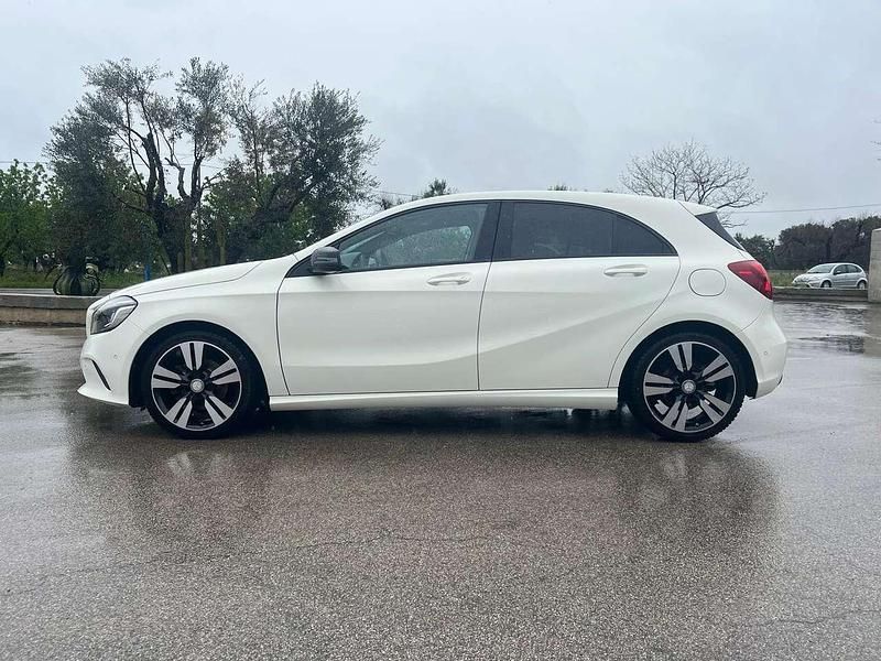 Usata Mercedes A200 Premium 136 CV (100 kW) 2017 Bianco Berlina