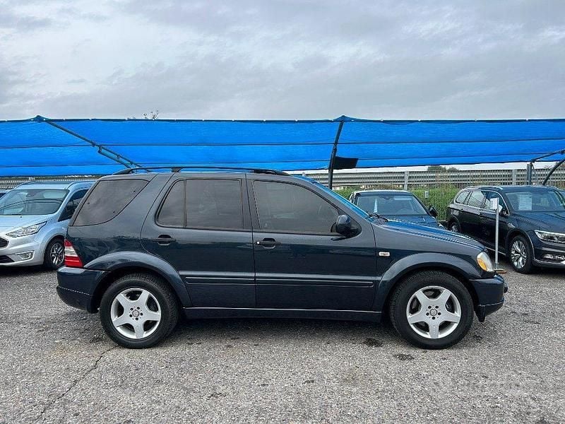 Usata Mercedes ML55 AMG AMG 347 CV (255 kW) 2001 Blu SUV