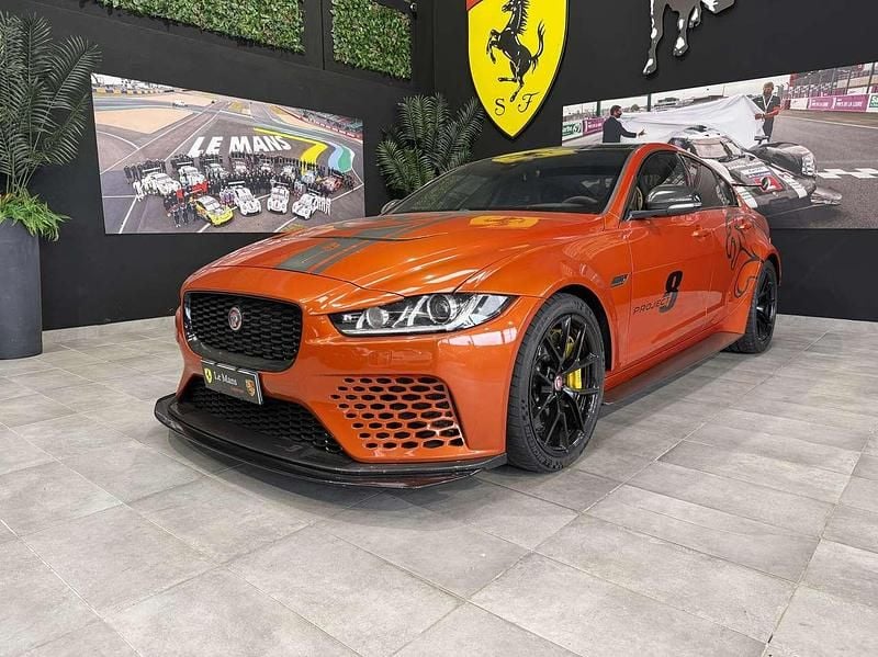 Usata Jaguar XE Supercharged 600 CV (441 kW) 2017 Valencia orange metallic Berlina