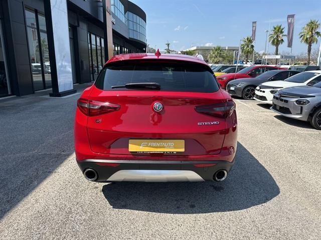 Usata Alfa Romeo Stelvio 280 CV (205 kW) 2017 Rosso SUV