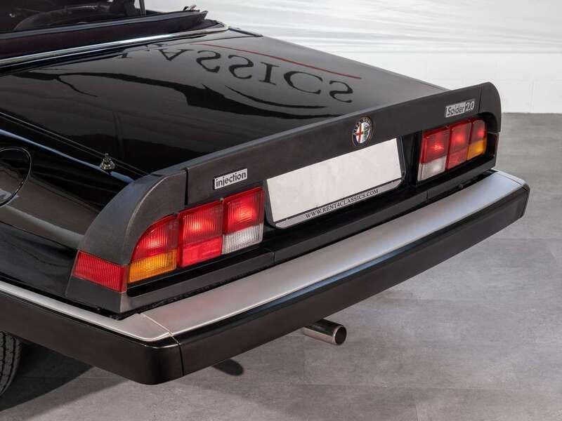 Usata Alfa Romeo Spider Quadrifoglio Verde 117 CV (86 kW) 1995 Nero Cabrio