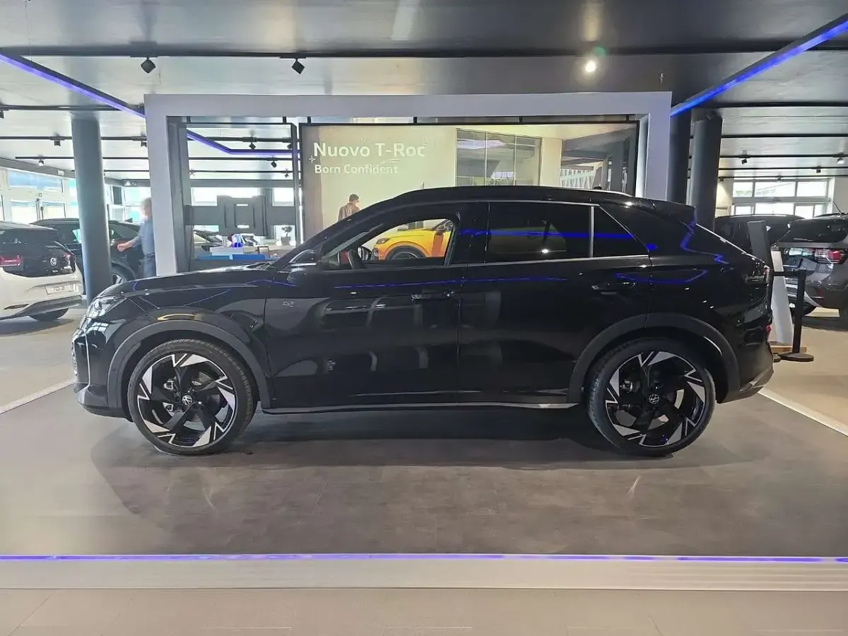 Nuova VW T-Roc R-line 150 CV (110 kW) 2026 Nero SUV