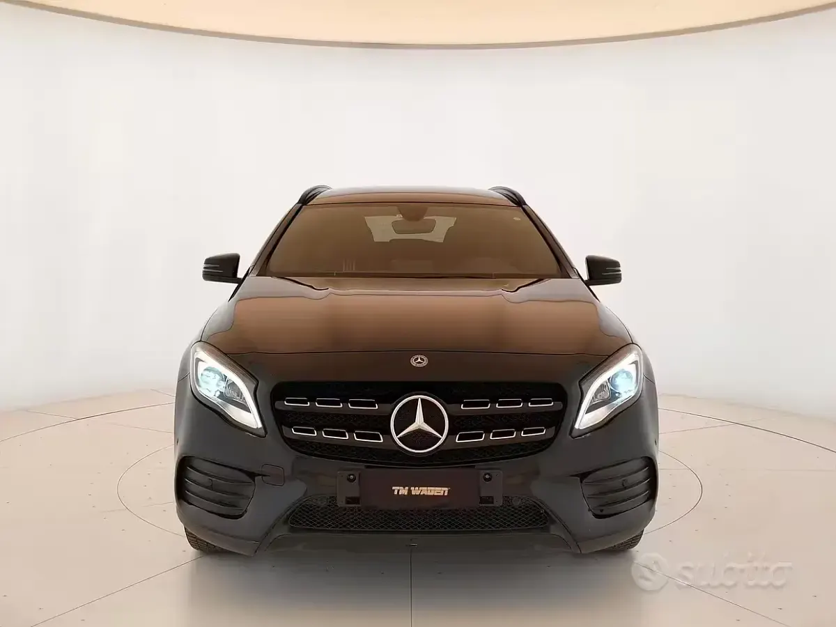 Usata Mercedes GLA180 Edition 122 CV (89 kW) 2018 Nero SUV