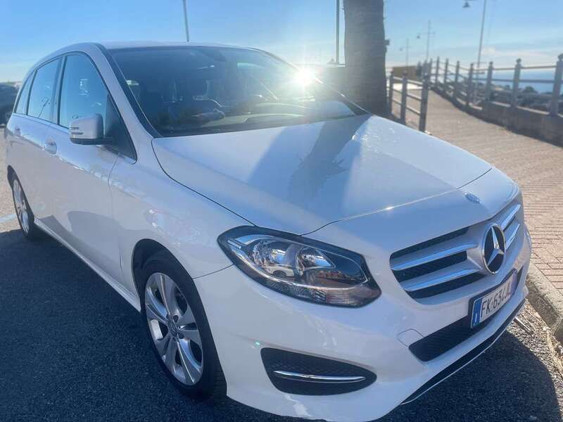 Bianco Usata 2017 Mercedes B200 Executive Monovolume | 8200 € (Super prezzo) - Immagine 1/4