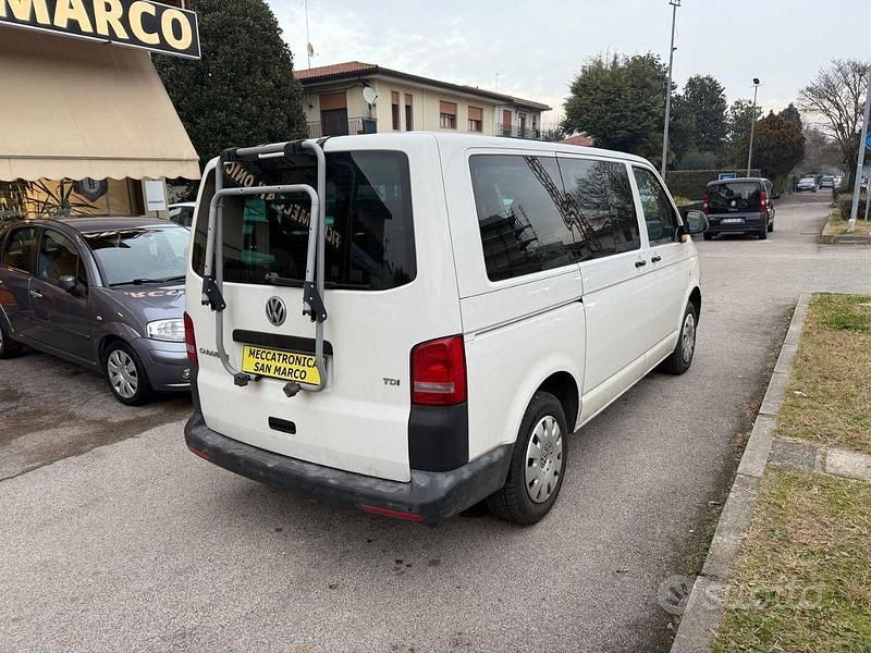 Usata VW Caravelle 140 CV (102 kW) 2013 Bianco Monovolume