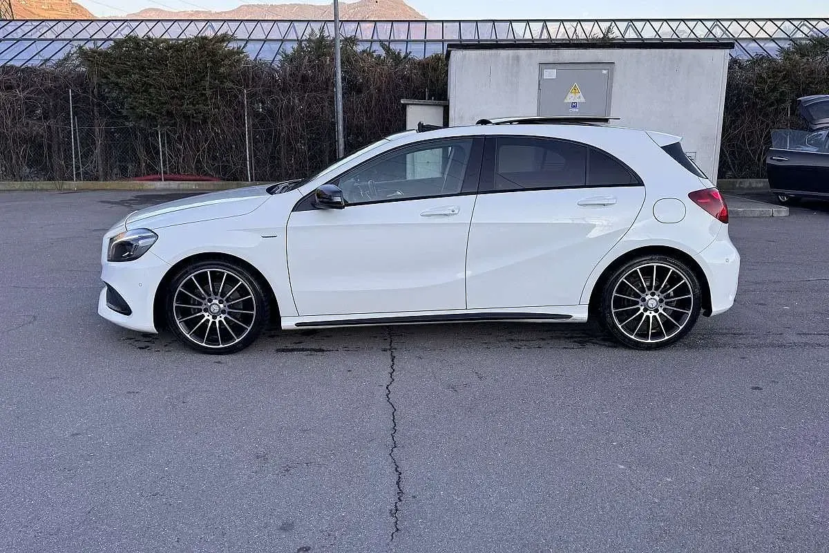 Usata Mercedes A180 Premium 109 CV (80 kW) 2017 Bianco Utilitaria