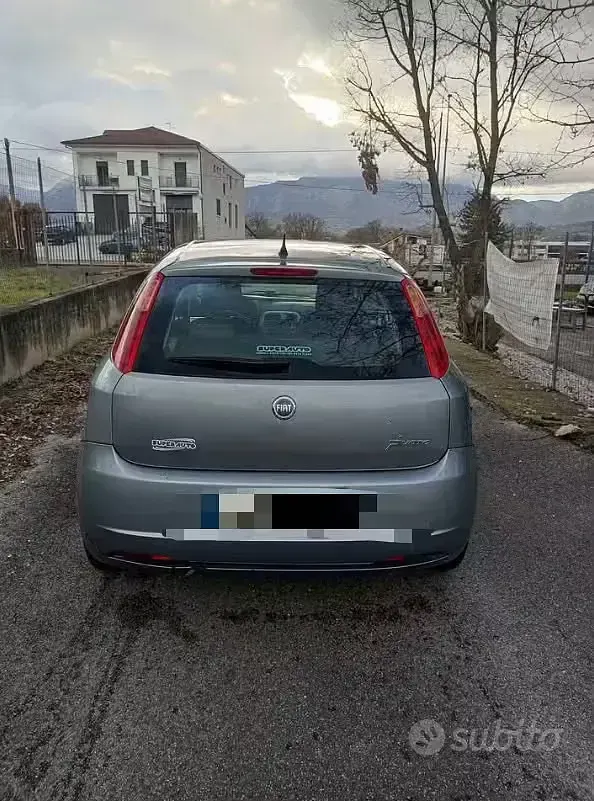 Usata Fiat Punto 70 CV (51 kW) 2006 Grigio Utilitaria