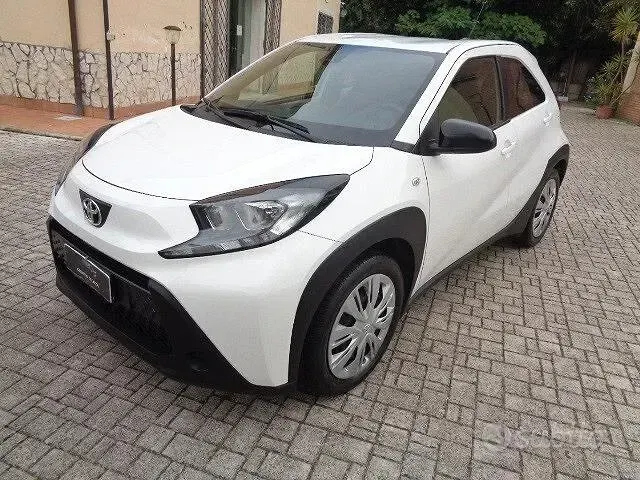 Usata Toyota Aygo X Active 72 CV (52 kW) 2024 Bianco SUV