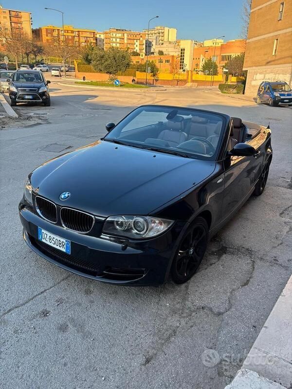Nero Usata 2010 BMW 120 Cabriolet Cabrio | 9900 € (Buon prezzo) - Immagine 1/4