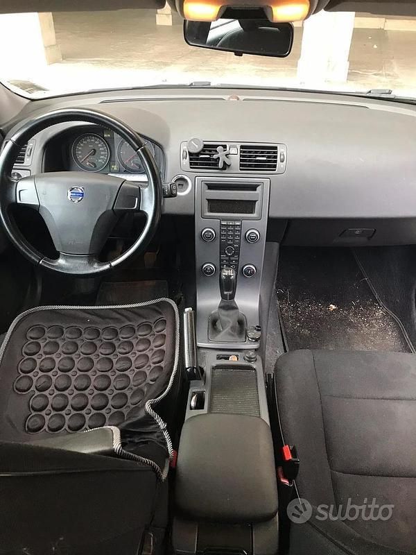 Usata Volvo V50 101 CV (74 kW) 2012 Bianco Station wagon