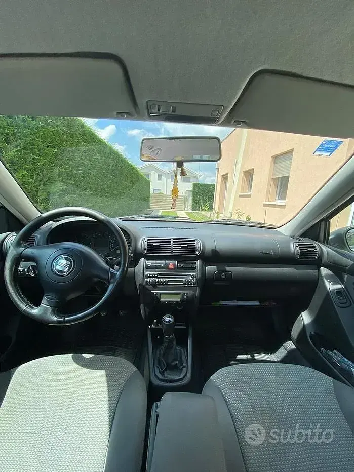 Usata Seat Toledo 110 CV (80 kW) 2003 Grigio Berlina