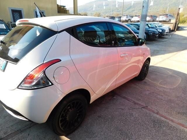 Usata Lancia Ypsilon S 95 CV (69 kW) 2015 Bianco Utilitaria