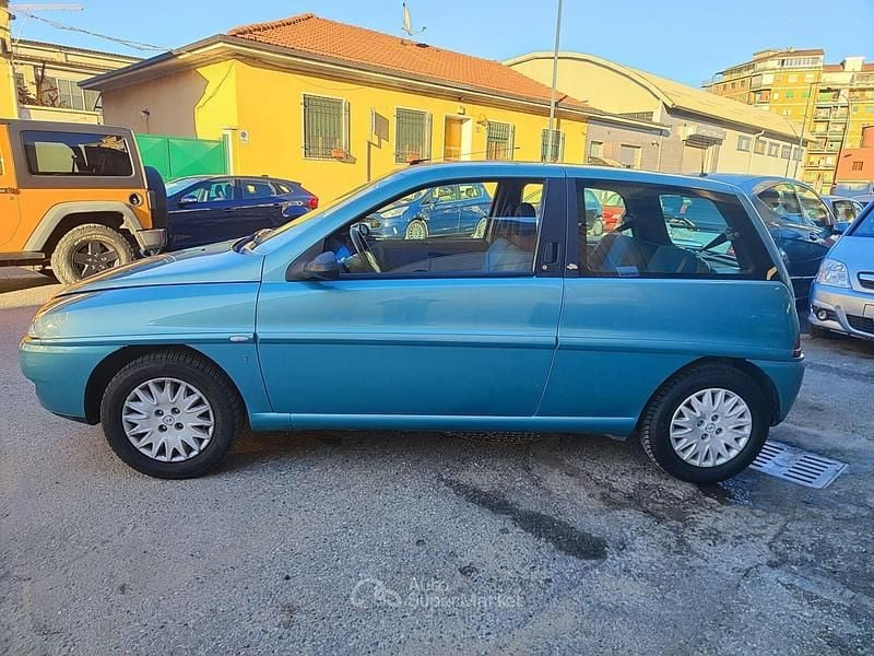 Usata Lancia Ypsilon 60 CV (44 kW) 2002 Verde Utilitaria