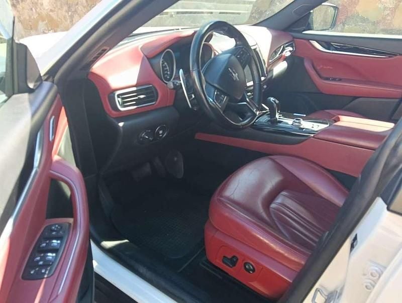 Usata Maserati Levante 275 CV (202 kW) 2016 Bianco SUV