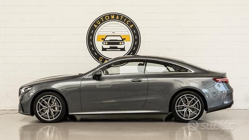 Usata Mercedes E400 Premium Plus 340 CV (250 kW) 2023 Grigio scuro Berlina