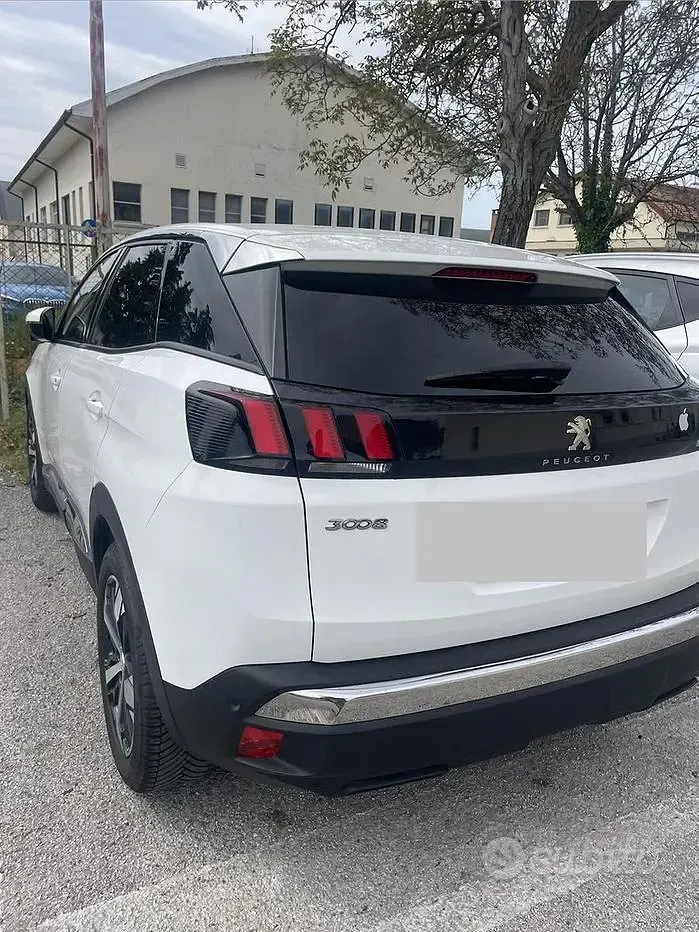 Usata Peugeot 3008 Allure 131 CV (96 kW) 2019 Bianco SUV