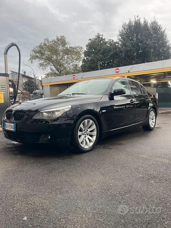 Nero Usata 2009 BMW 520 Berlina | 5500 € (Buon prezzo) - Immagine 1/4