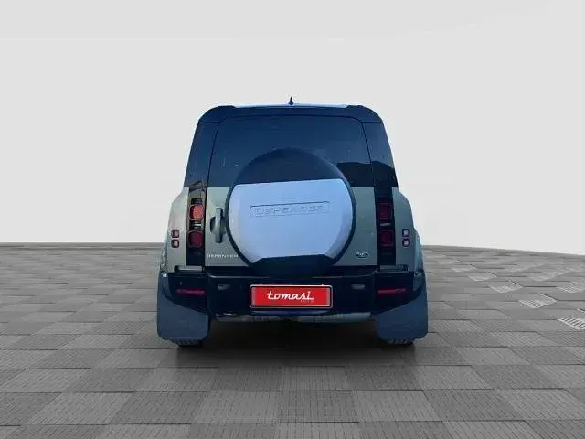 Usata Land Rover Defender SE 200 CV (147 kW) 2023 Pangea green SUV
