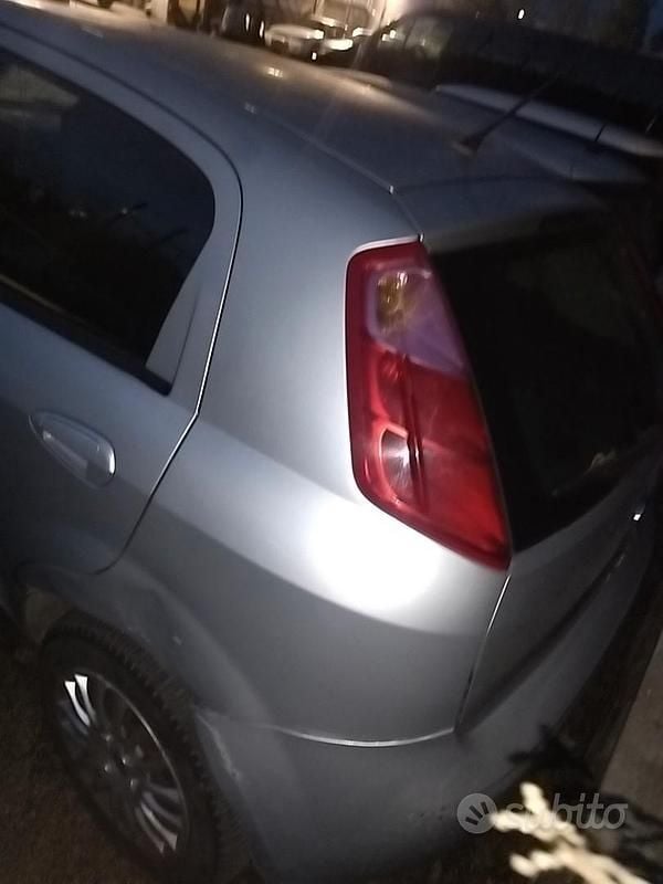 Usata Fiat Grande Punto 65 CV (47 kW) 2015 Grigio Utilitaria